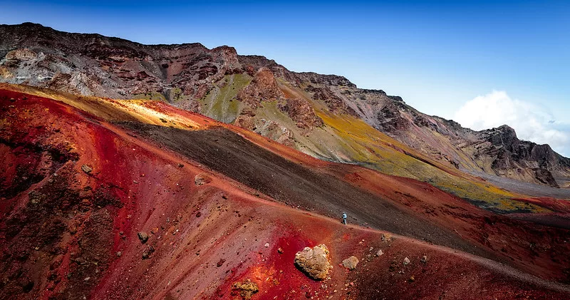 Hiking around the rim of the Kalu’Uoka’Ō’Ō in Haleakalā National Park, Maui, Hawaii

